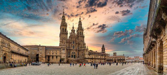 Los Monumentos Imprescindibles de Santiago de Compostela que No Puedes Perderte